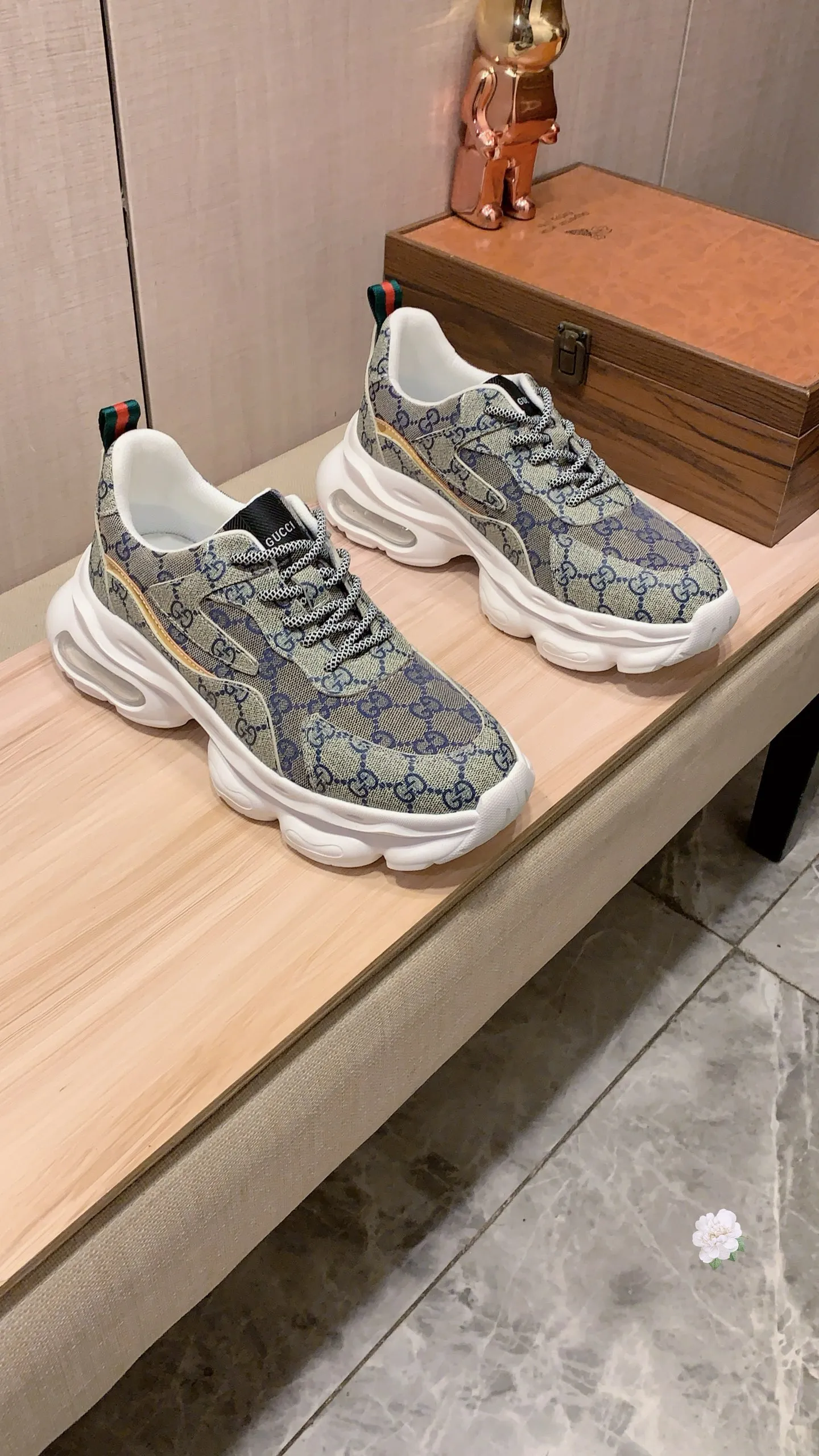 Men's men's shoes💰460💰💰🎩🎩[Lightning][Lightning] "Gucci*" latest • popular casual shoes, top brand [seduce] luxury ~ purchasing agency, top ~ quality. [Strong] The upper is made of imported breathable cowhide with material ➕ breathable sheepskin feet (•) and fine workmanship. The original stylish and stylish soft rubber wear-resistant and non-slip outsole is light and comfortable on the feet. The real thing looks better when photographed. 012: code: 38-44, 4️⃣ colors selected